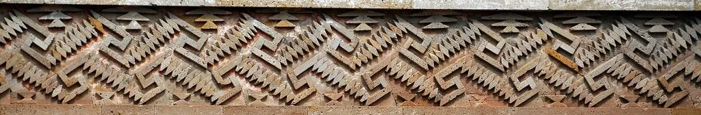 Picture of the fretwork on the ruins in Mitla, Oaxaca.